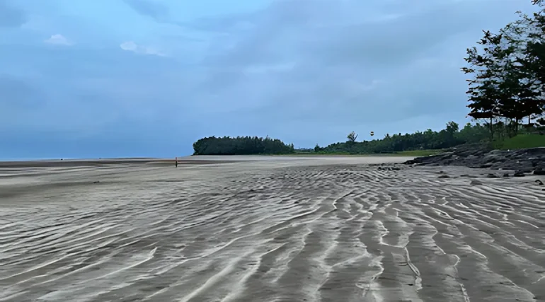 awaas beach near villa