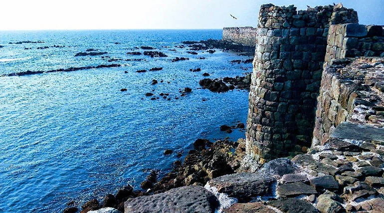 sindhudurg fort near villa