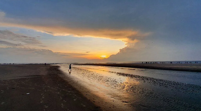 tarkarli beach near villa