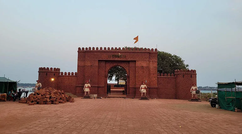 tarkarli beach near villa